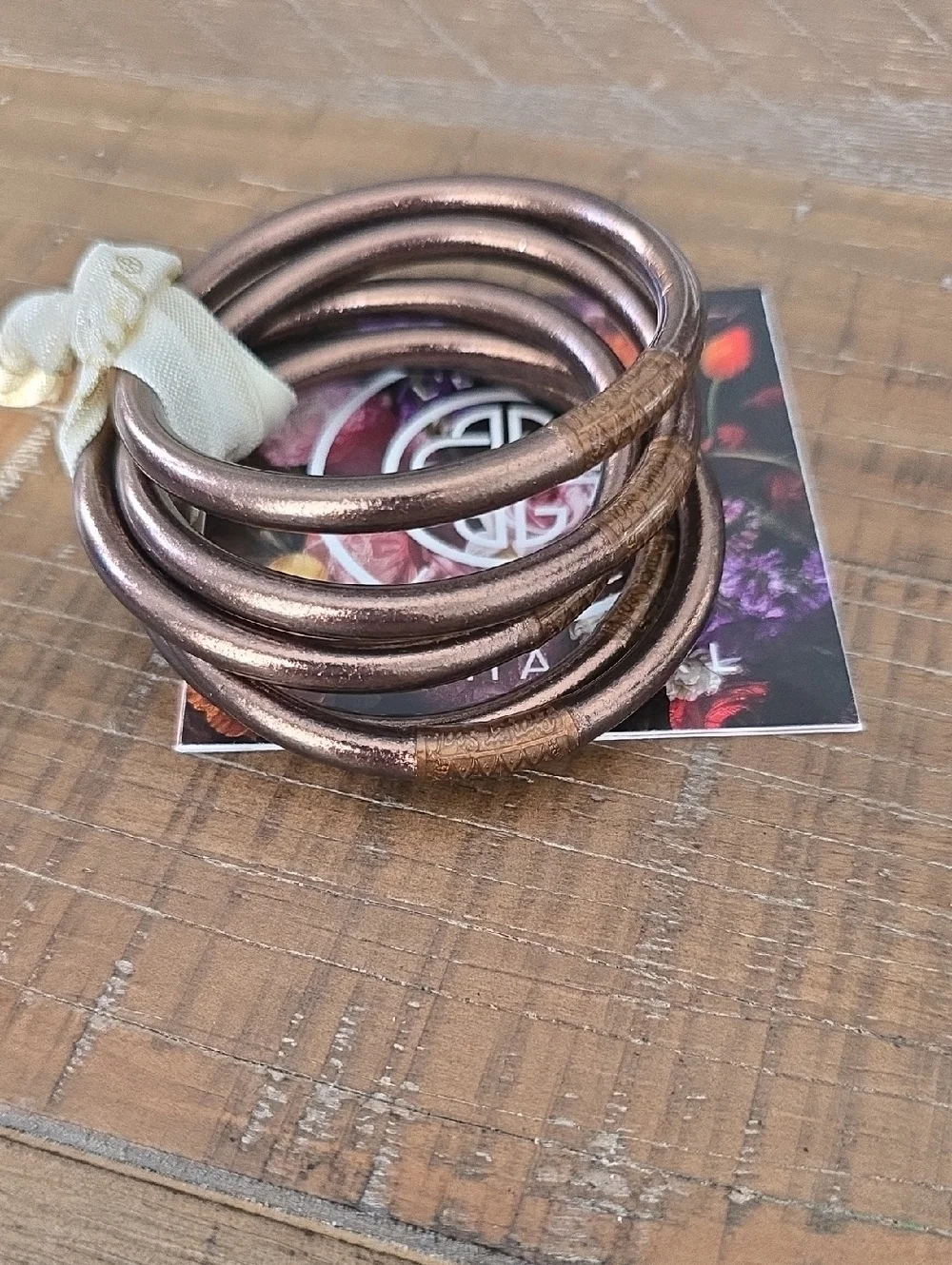 BudhaGirl Meteorite All Weather Bangles® Set of 5 - Serenity Prayer Small Nwt - Picture 3 of 3